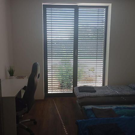 Moderni Pokoj S Parkovanim Zdarma Brno Exterior photo